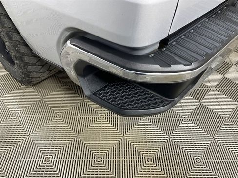 Used 2020 Chevrolet Silverado 1500 LT image 19