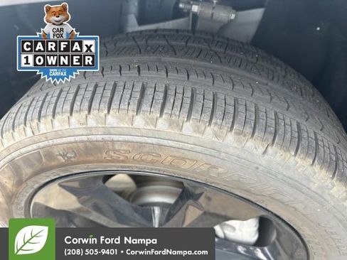 Used 2024 Jeep Grand Cherokee Limited w/ Luxury Tech Group II image 16