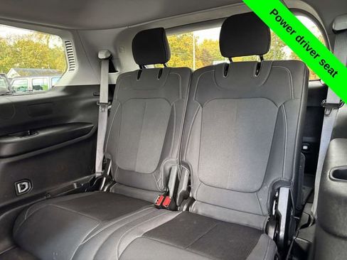 Used 2023 Jeep Grand Cherokee L Laredo image 24