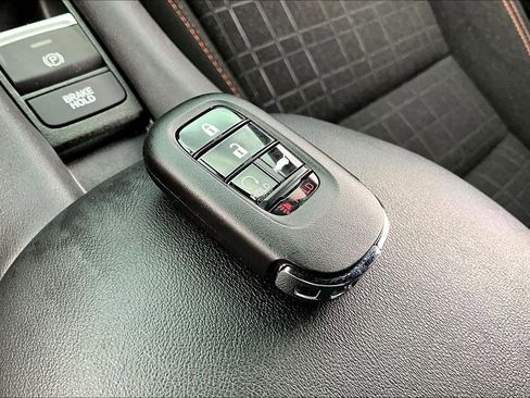 Certified 2024 Honda HR-V Sport image 33