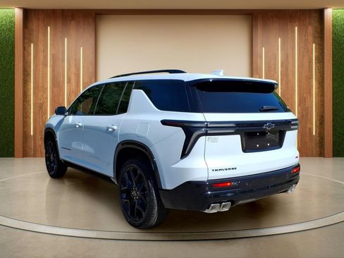 New 2026 Chevrolet Traverse RS w/ LPO, Floor Liner Package FWD image 30