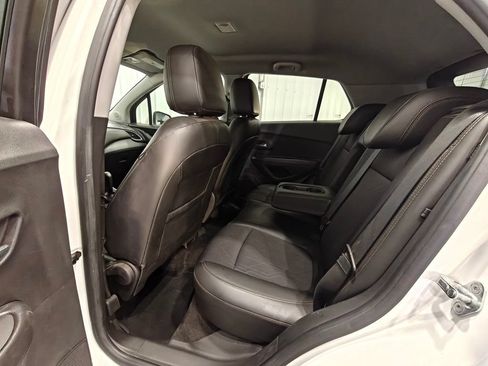 Used 2020 Chevrolet Trax LT w/ LT Convenience Package FWD image 26