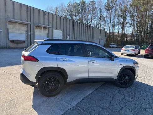 Used 2024 Toyota Corolla Cross LE image 12