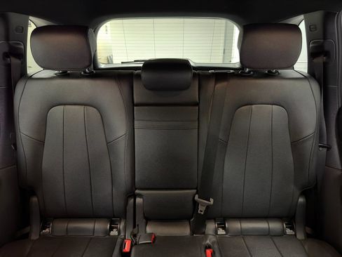 Used 2022 Mercedes-Benz GLB 250 4MATIC w/ Premium Package Lite image 30