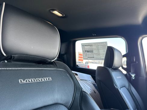 New 2026 RAM 1500 Laramie AWD/4WD image 15