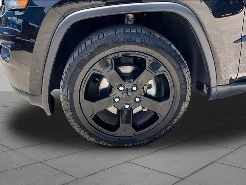 Used 2018 Jeep Grand Cherokee Laredo AWD/4WD image 11