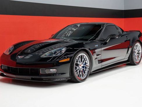 Used 2010 Chevrolet Corvette ZR1 w/ Preferred Equipment Group RWD image 21