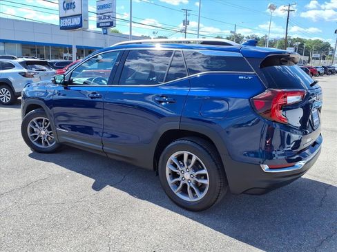 Used 2022 GMC Terrain SLT w/ Tech Package AWD/4WD image 6