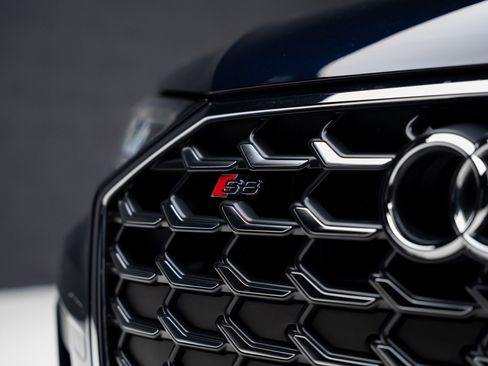 Used 2024 Audi S8 image 13