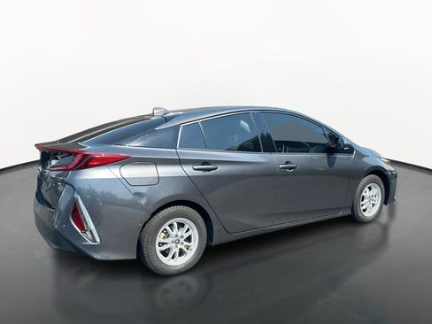 Used 2018 Toyota Prius Prime Advanced FWD image 3