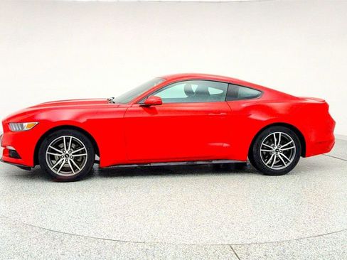 Used 2017 Ford Mustang Coupe image 8