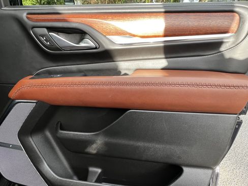 Used 2023 GMC Yukon Denali Ultimate AWD/4WD image 47