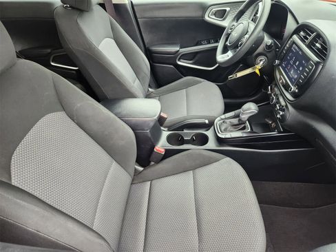 Certified 2022 Kia Soul LX w/ Technology Package image 14