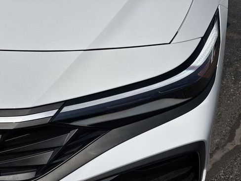 Used 2025 Hyundai Elantra Sport FWD image 25