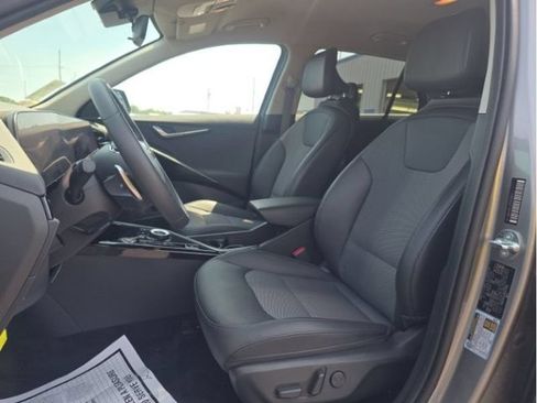 Used 2024 Kia Niro Wind w/ Wind Preserve Package FWD image 7