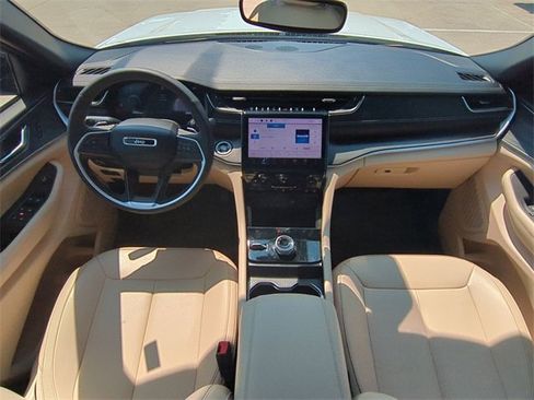 Used 2024 Jeep Grand Cherokee L Limited image 20