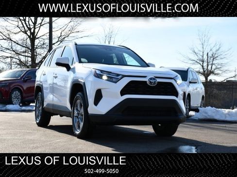 Used 2022 Toyota RAV4 XLE image 1