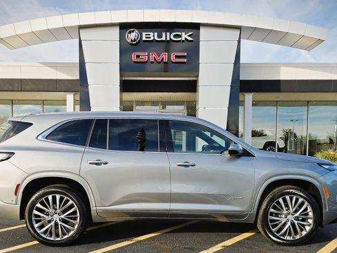 New 2026 Buick Enclave Avenir w/ Super Cruise Package image 8