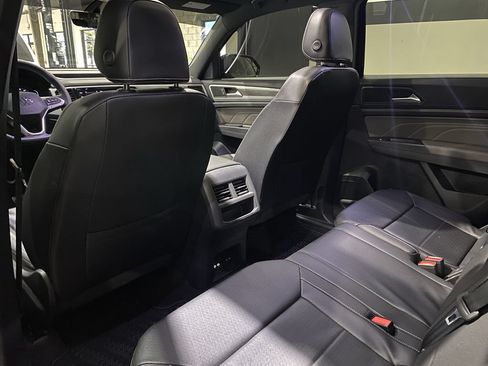 Used 2023 Volkswagen Atlas Cross Sport SE FWD image 5