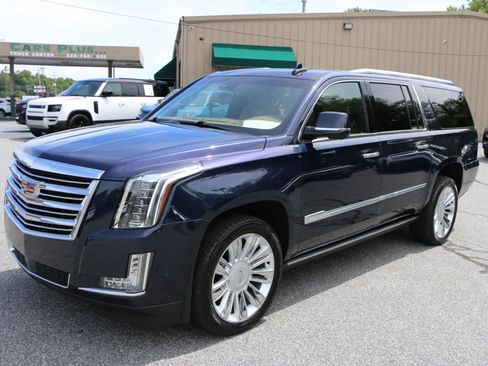 Used 2017 Cadillac Escalade ESV Platinum RWD image 1