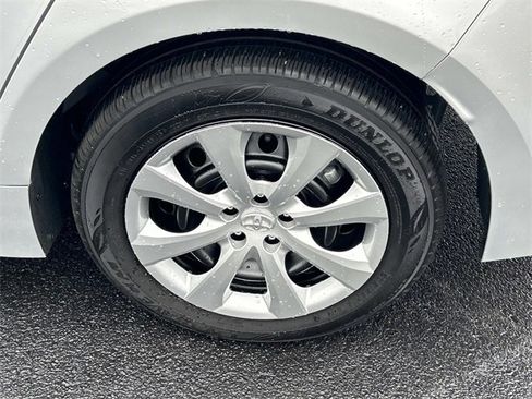 Used 2025 Toyota Corolla LE image 12