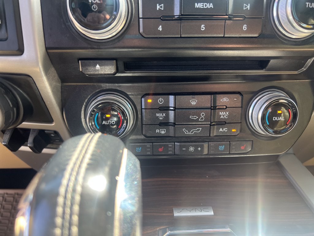 Used 2017 Ford F150 Lariat w/ Equipment Group 502A Luxury AWD/4WD image 24
