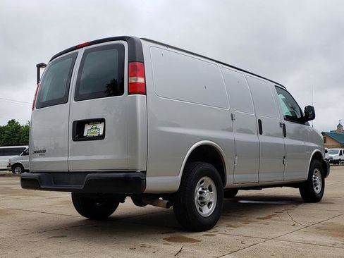 Used 2016 Chevrolet Express 2500 RWD image 6