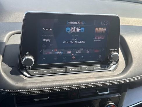 Used 2025 Nissan Rogue SV image 34