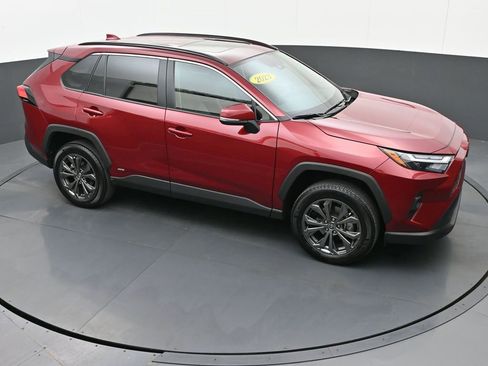 Used 2023 Toyota RAV4 XLE Premium image 32