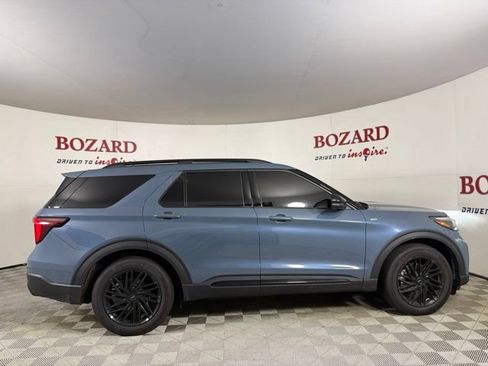 Used 2025 Ford Explorer ST-Line RWD image 17
