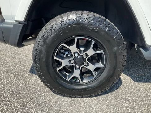 Used 2022 Jeep Wrangler Unlimited Sahara AWD/4WD image 23