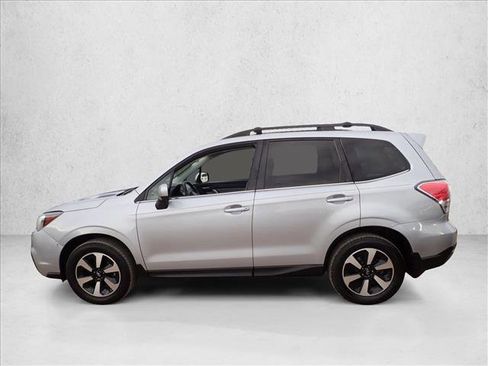 Used 2017 Subaru Forester 2.5i Limited image 2