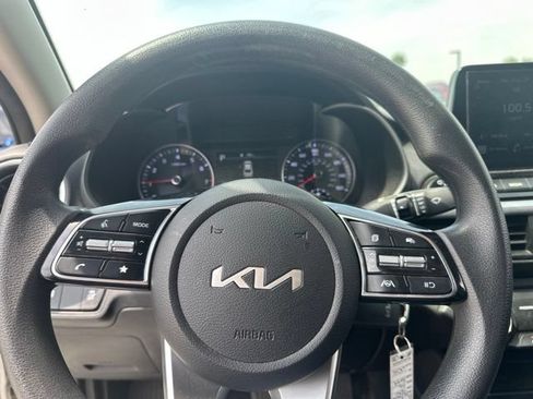 Used 2024 Kia Forte LXS w/ LXS Technology Package FWD image 8