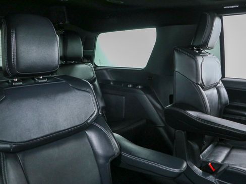 Used 2025 Ford Expedition Platinum w/ Stealth Appearance Package AWD/4WD image 30