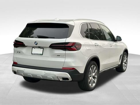 New 2026 BMW X5 xDrive40i w/ Premium Package AWD/4WD image 4