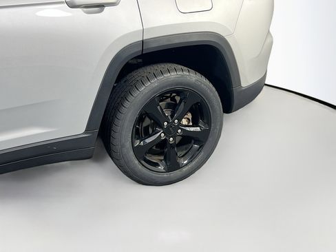 Used 2022 Jeep Grand Cherokee Altitude image 29