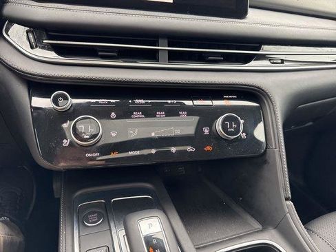 Certified 2025 INFINITI QX60 Luxe image 22