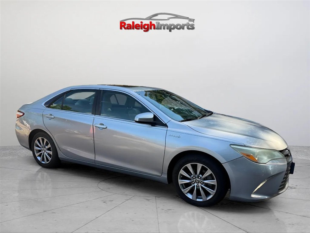 Used 2015 Toyota Camry XLE w/ Moonroof Package FWD image 6