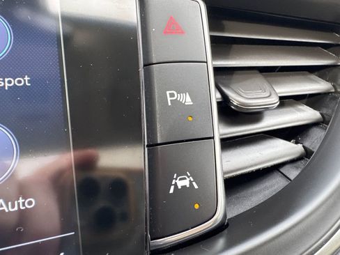 Used 2022 Buick Enclave Premium w/ Experience Buick Package image 37