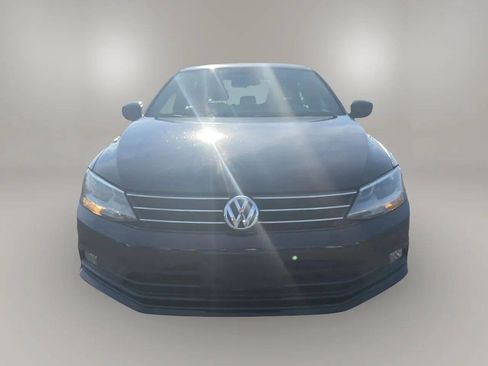 Used 2016 Volkswagen Jetta Sport FWD image 2
