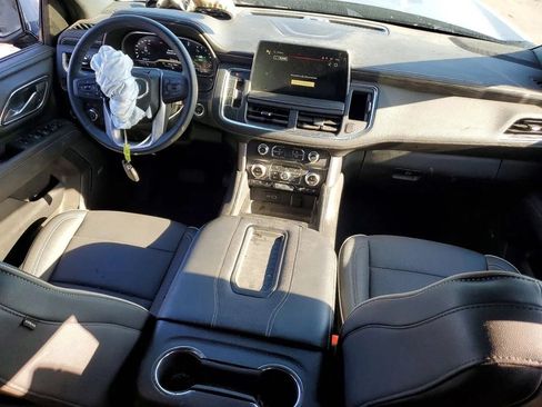 Used 2024 GMC Yukon SLT w/ SLT Luxury Package RWD image 8