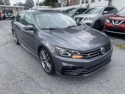 Used 2017 Volkswagen Passat 1.8T R-Line FWD image 2