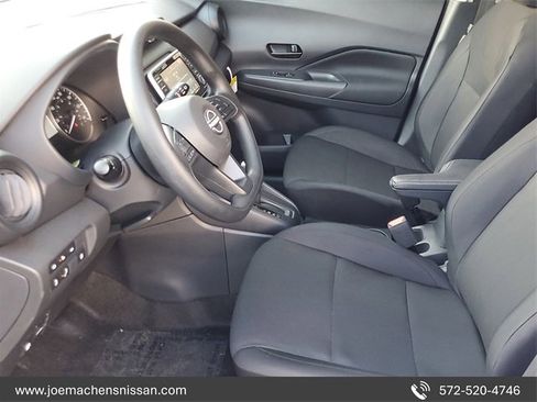 New 2025 Nissan Kicks Play S image 11