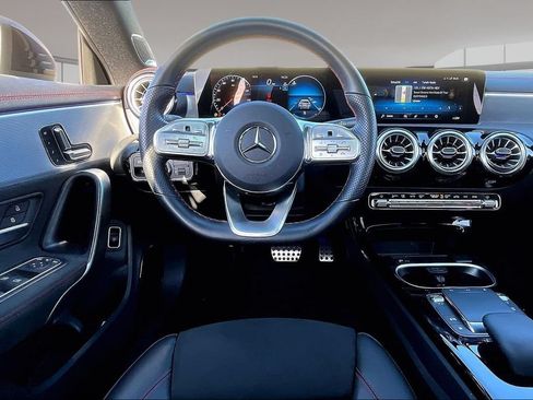Used 2023 Mercedes-Benz CLA 250 image 8