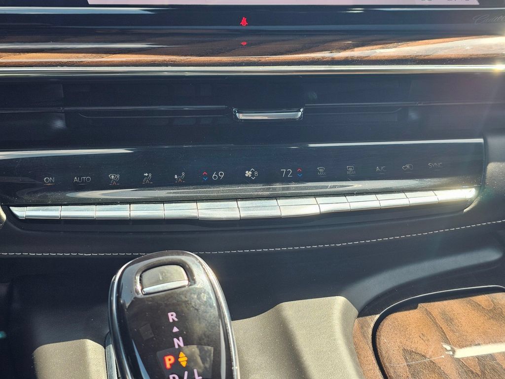 Used 2022 Cadillac Escalade Sport Platinum w/ LPO, ONYX Package AWD/4WD image 34