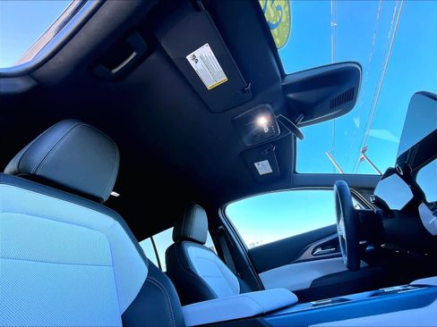 Used 2025 Chevrolet Equinox EV LT image 22