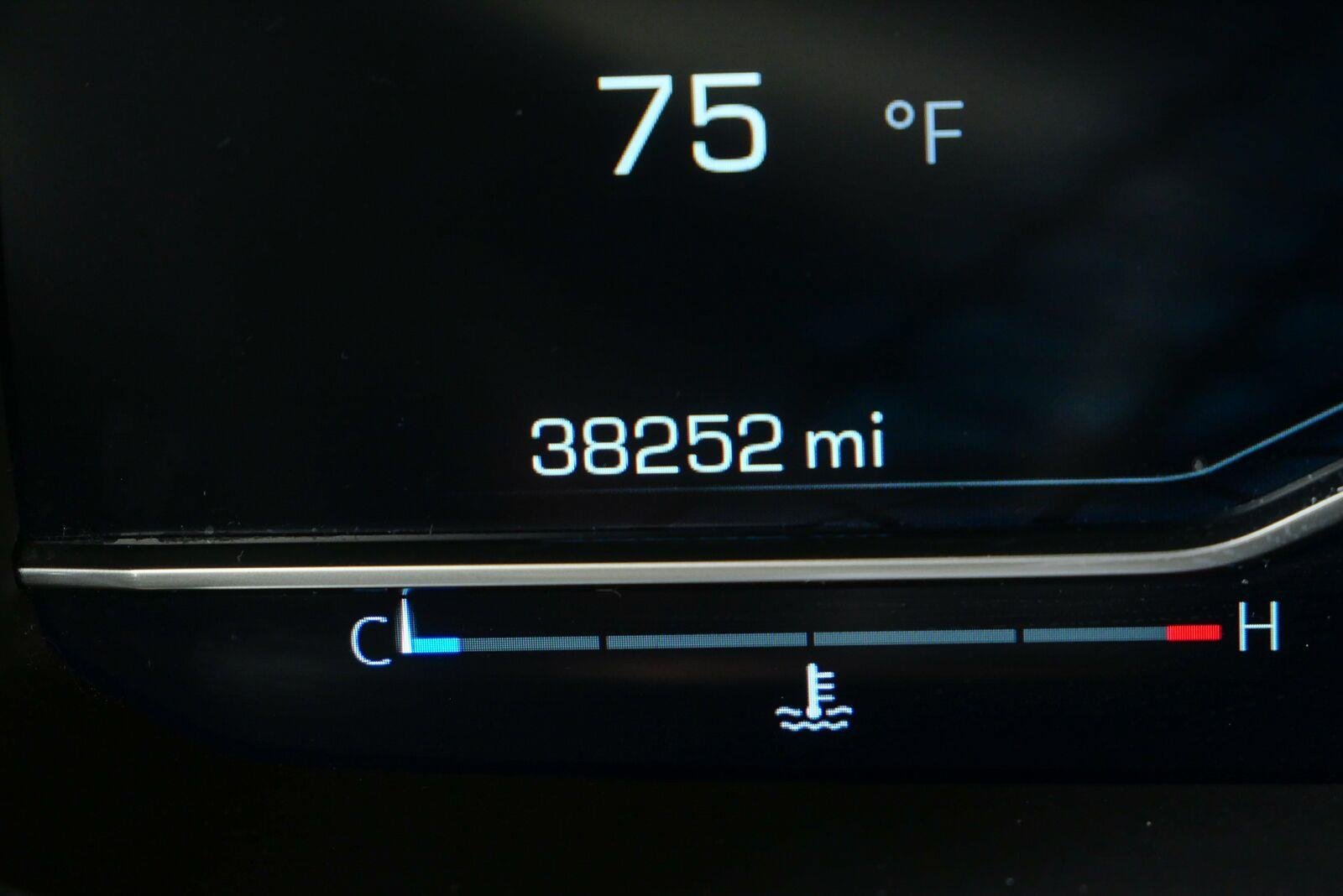 Used 2022 GMC Yukon SLT RWD image 10