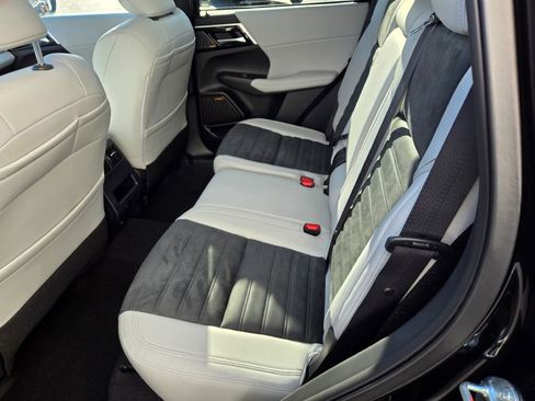 New 2026 Mitsubishi Outlander SE image 13