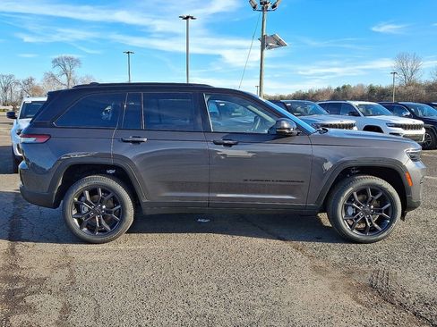 New 2025 Jeep Grand Cherokee Limited AWD/4WD image 9