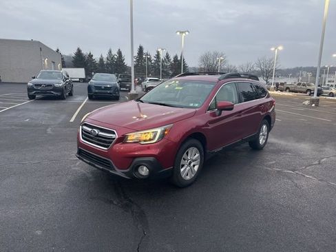 Used 2019 Subaru Outback 2.5i Premium image 3